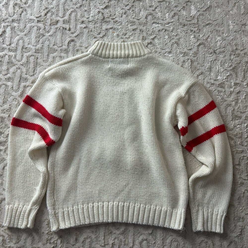 Vintage 1980’s varsity Sweater with Bear Design size medium. Very soft ! - Picture 2 of 4